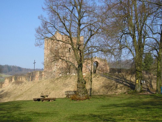 Burgruine Wartenberg in Hessen / NaturOrte