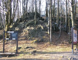 Hoherodskopfgipfel: ein Geotop im Natupark Vulkanregion Vogelstein in Hessen